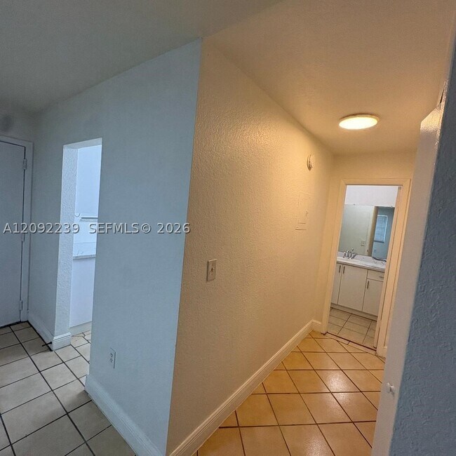Building Photo - 17255 SW 95th Ave