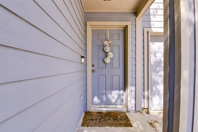 Building Photo - 16606 Hodgefield Ln