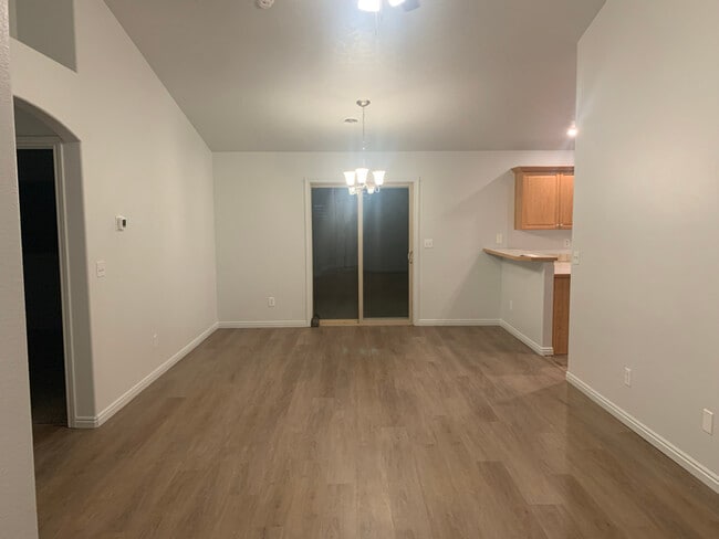 Building Photo - 1049 Manchester Ct