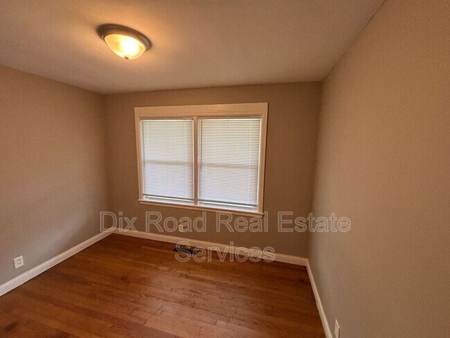 Building Photo - 1750 N Staunton Dr