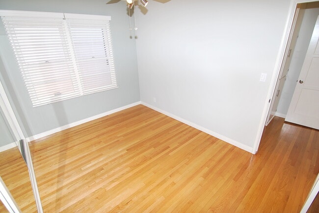 Building Photo - Spacious 1 Bedroom Downtown Long Beach Condo