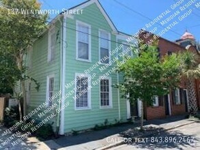 Building Photo - 2 bed / 2 bath w/Study on Wentworth St!