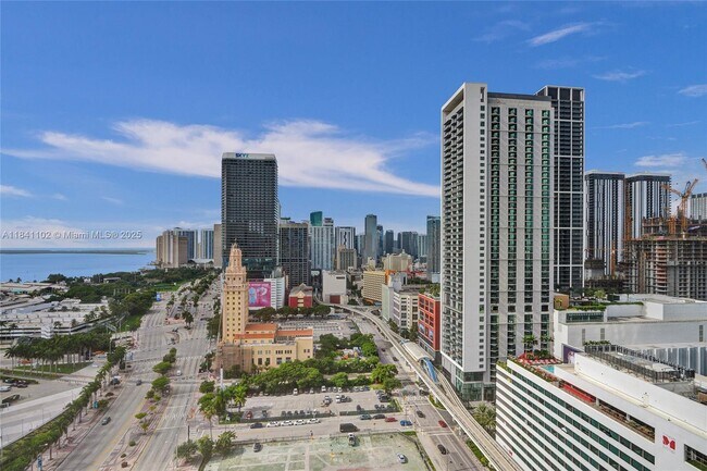 Building Photo - 888 Biscayne Blvd