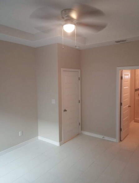 Building Photo - 210 Fig Dr