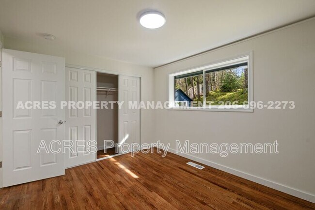 Building Photo - 21222 15th Ave S