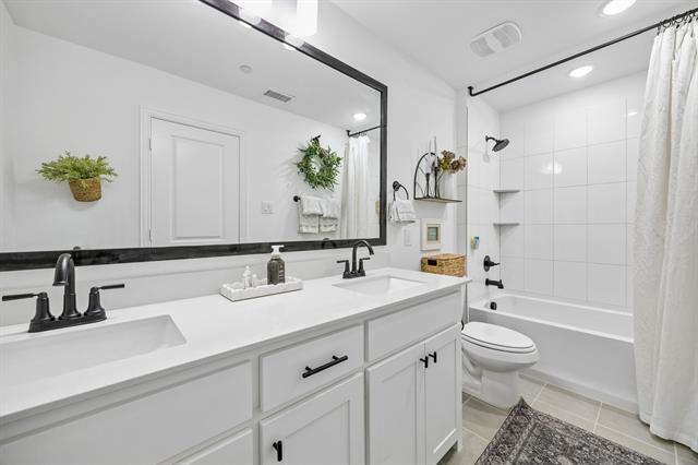 Building Photo - 7035 Granbury Ln