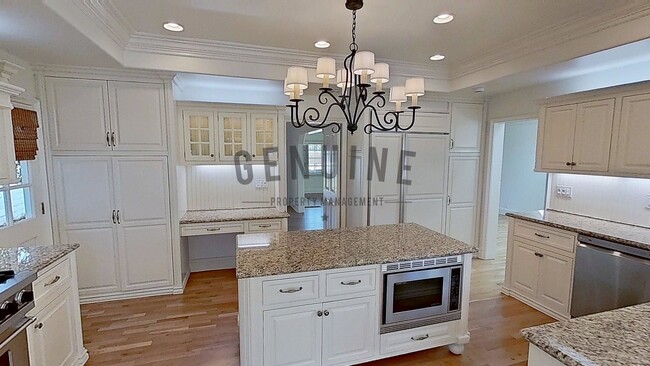 Building Photo - Beautiful Two-Level 5Bd 3.5Ba Home in Newport Beach