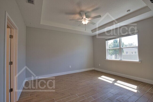 Building Photo - 1610 Rada Ln