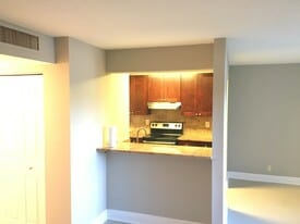 Building Photo - 808 Meadows Cir