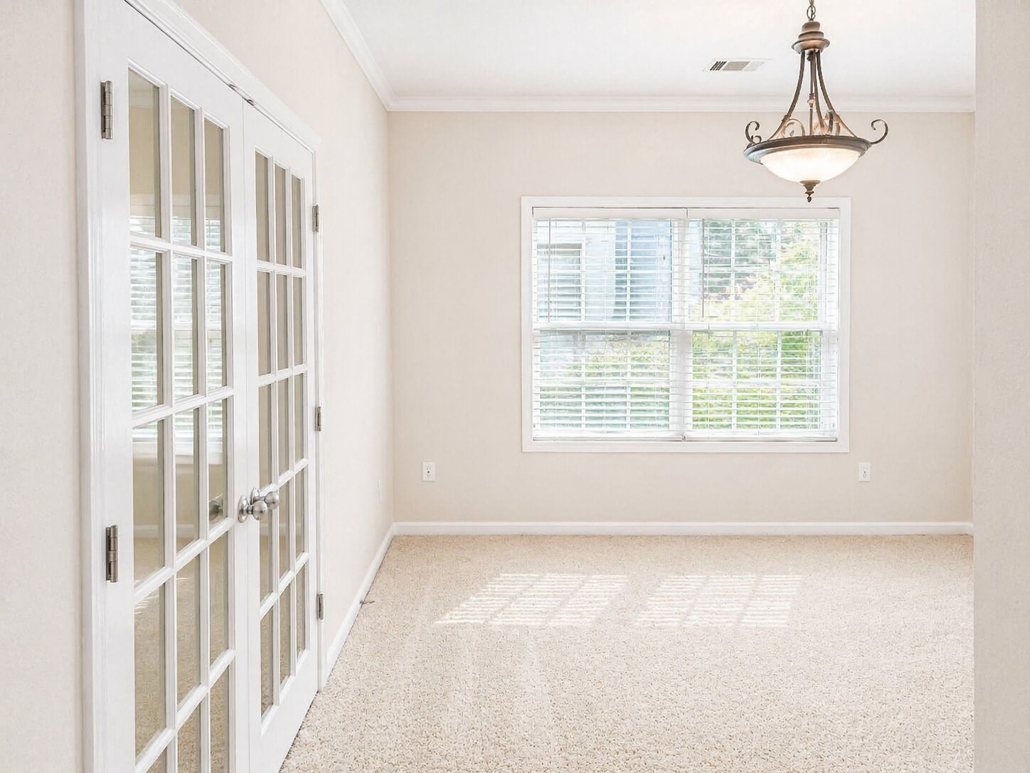 Office or flex space—perfect for working from home, a private sitting - 2143 Somerset Pl SE