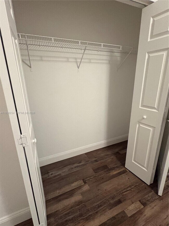 Building Photo - 2853 SE 1st Dr