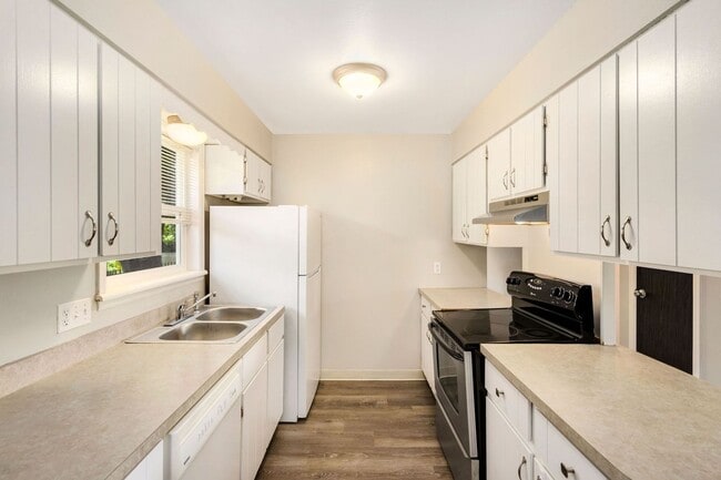 Building Photo - 1848 Marlborough Ct