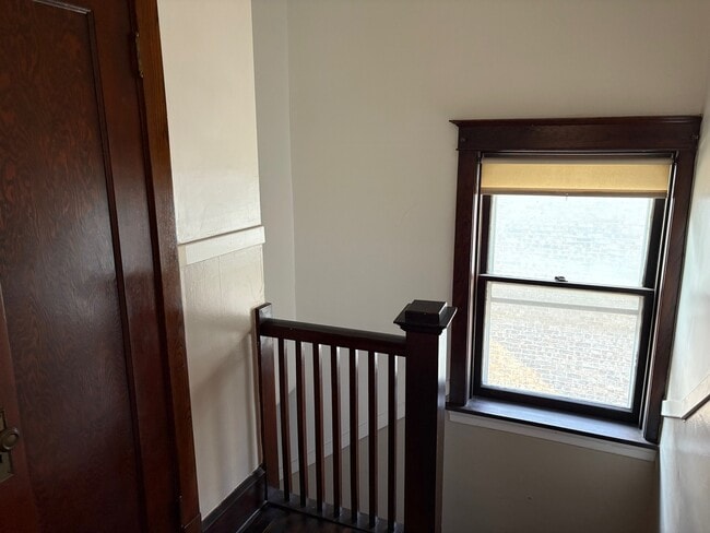 Building Photo - 112 S Taylor Ave