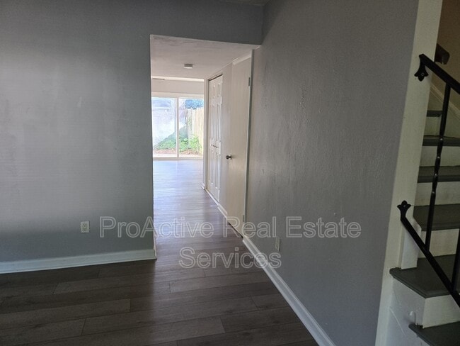 Building Photo - 606 Redkirk Ln