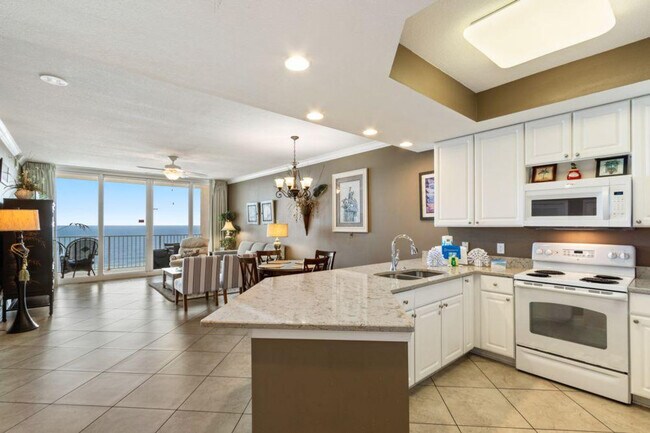 Building Photo - 365 E Beach Blvd