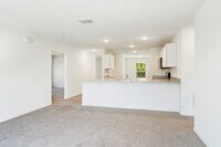 Building Photo - 2102 SE Holland St