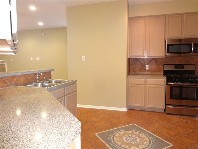 Building Photo - 2302 Turnbury Elm Ct