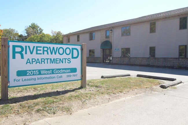 Building Photo - In-Unit Washer and Dryer - Walk the river ...