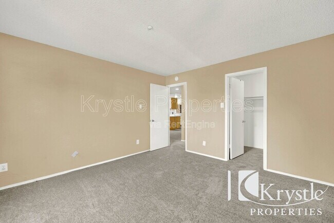 Building Photo - 1201 Glen Cove Pkwy