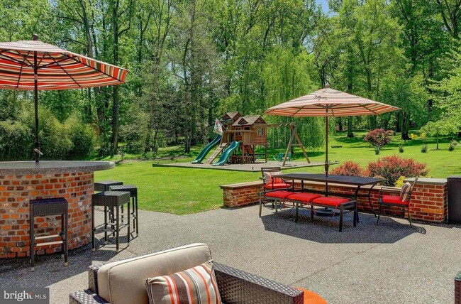 Building Photo - 1127 Winding Dr