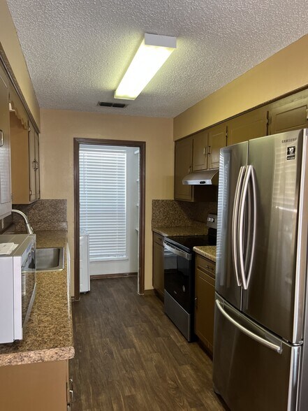 Building Photo - 4708 Longstreet Pl