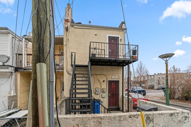 Building Photo - 16 S Conkling St