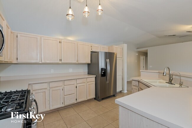 Building Photo - 10060 E Falcon Point Dr
