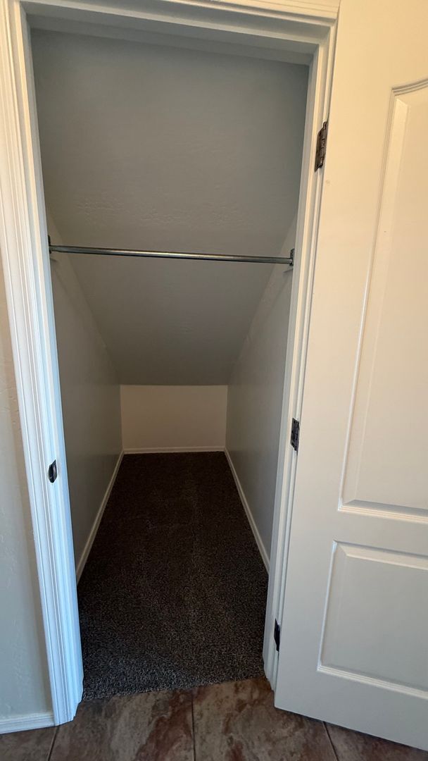 Building Photo - Spacious Surprise home with large backyard