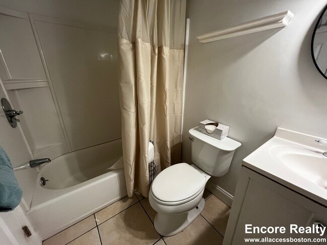 Building Photo - 57 Day St