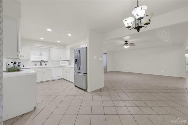 Building Photo - 13 West St