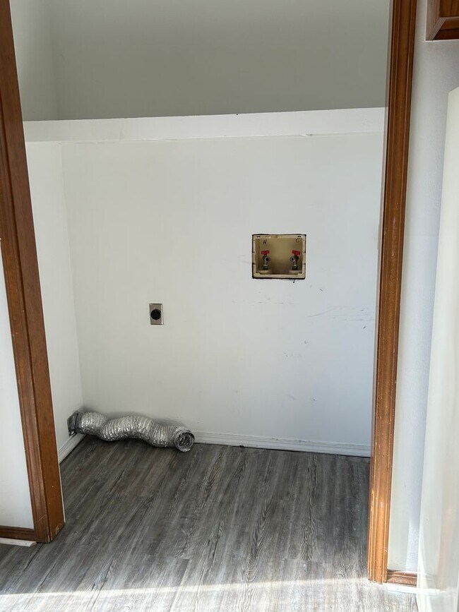 Building Photo - 92 N Josephine