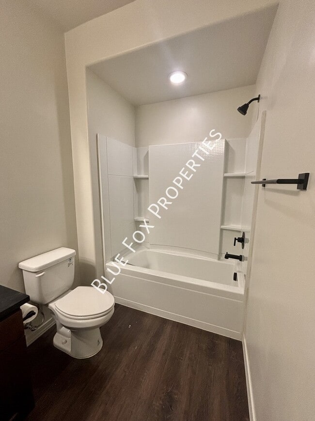 Building Photo - 8454 N Lone Ranger Rd