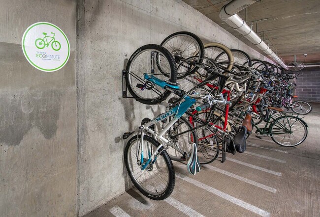 Building Photo - 8520 Tyco Rd