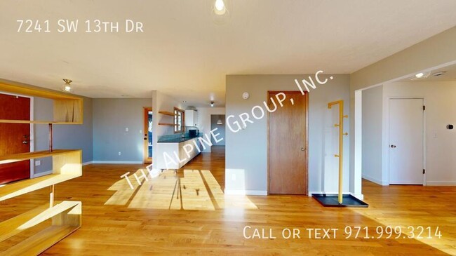 Building Photo - Ranch Style Home in SW Portland!