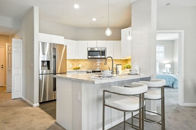 Building Photo - Spacious Andante Top-Floor 2/2 Condo Available Now!