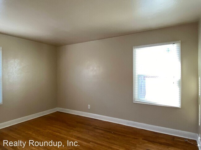 Building Photo - 3 br, 1 bath House - 1656 Country Club Blvd