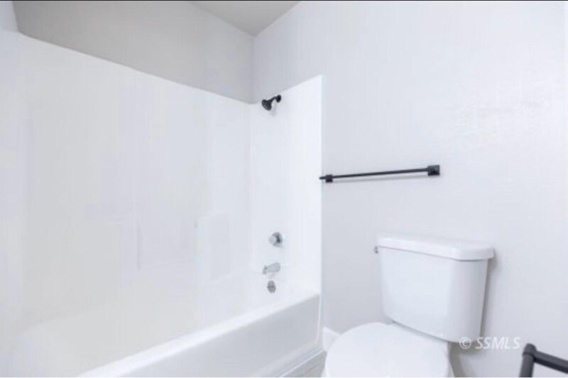 Building Photo - 608 E California Ave