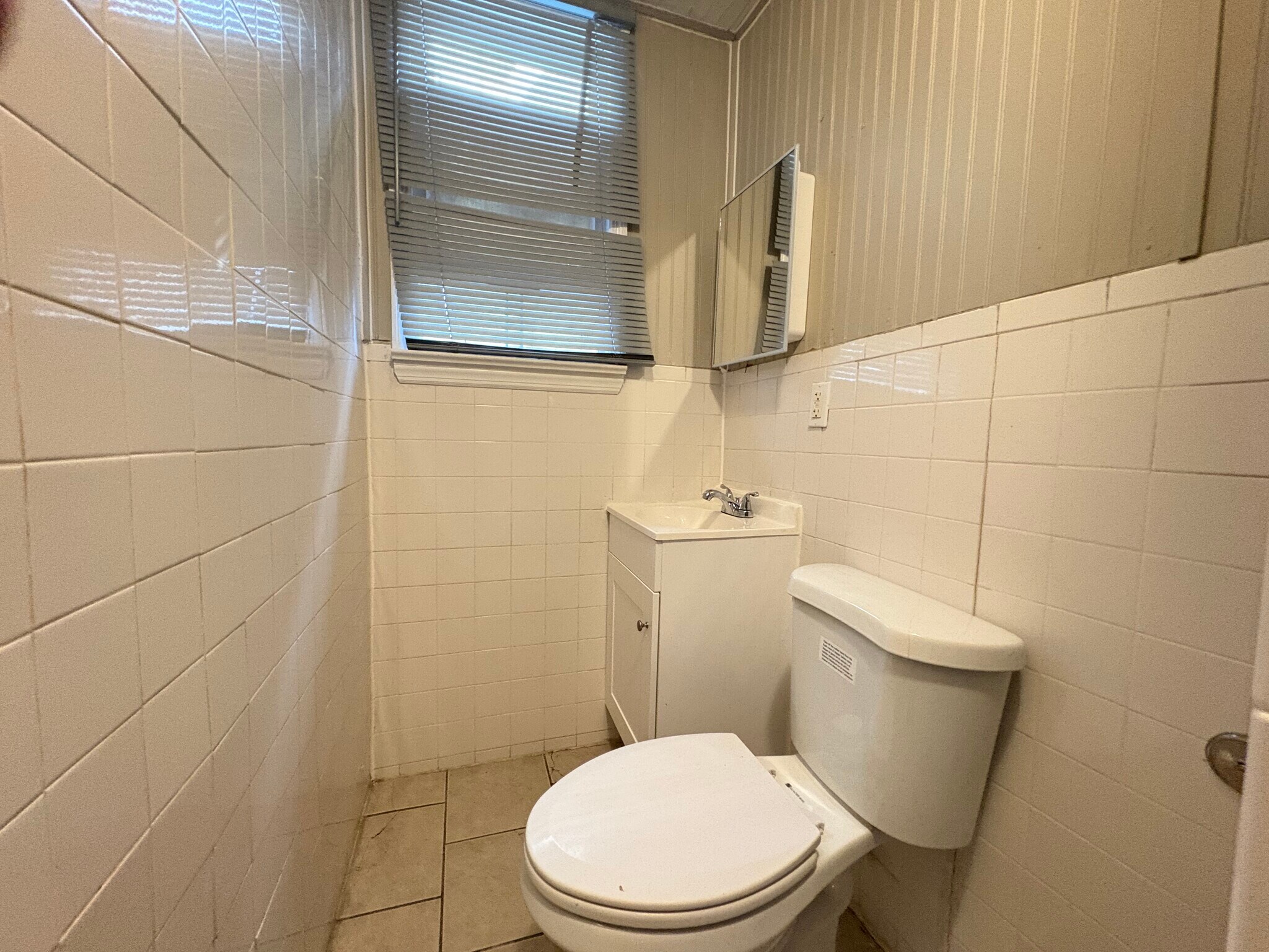 Unit 1B - 41 W 54th St