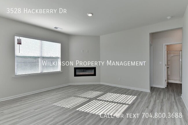 Building Photo - 3528 Hackberry Dr