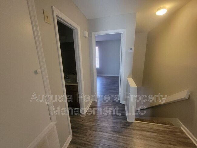 Building Photo - 119 Chalet North CT