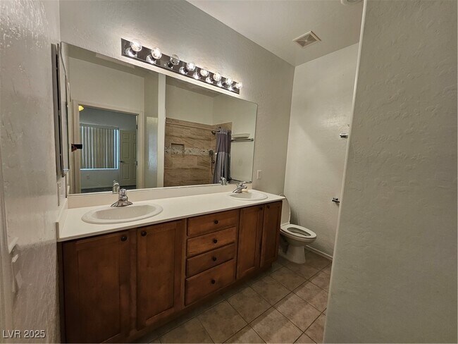 Building Photo - 7637 Fieldfare Dr