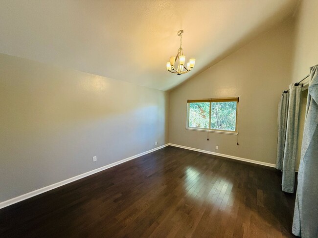 Building Photo - SAN JOSE WEST - Beautifully upgraded townh...