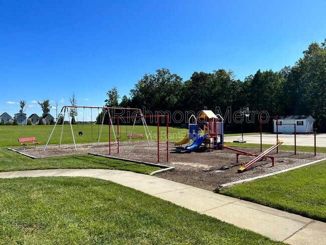 Building Photo - 2157 Kennington Pkwy N