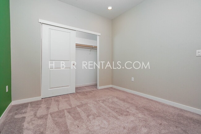 Building Photo - 1038 Osprey Dr