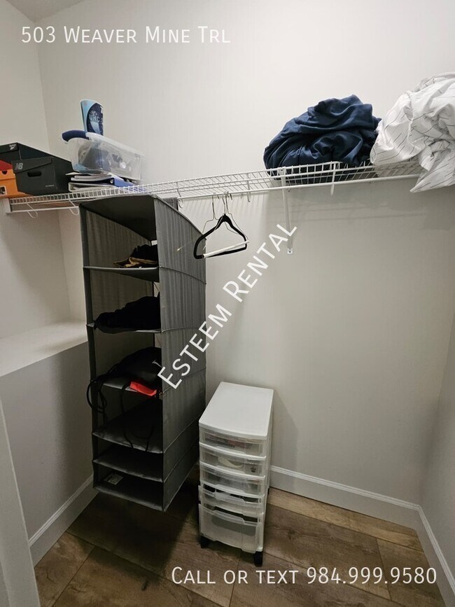 Building Photo - 503 Weaver Mine Trail