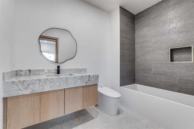 Building Photo - 3821 Beechwood Ln