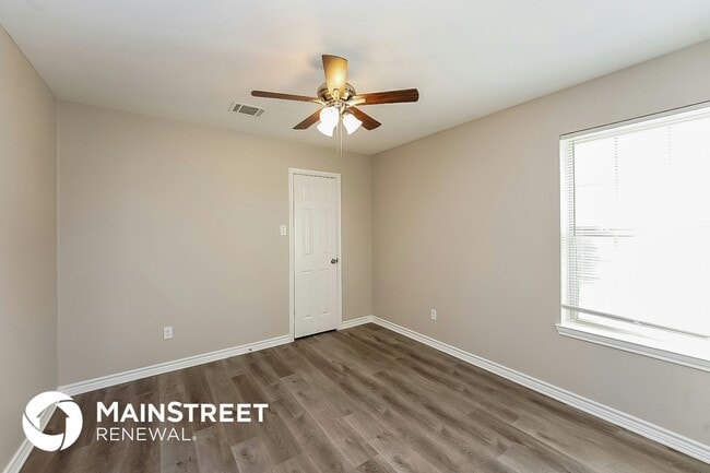 Building Photo - 1906 Uhl Rd