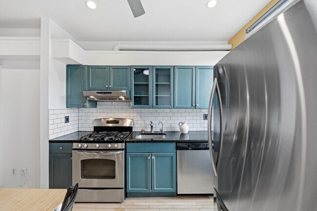 Building Photo - 201 Pavonia Ave