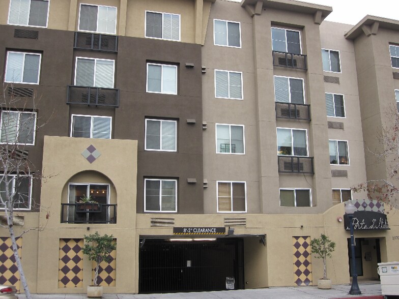 Building Photo - 1970 Columbia St