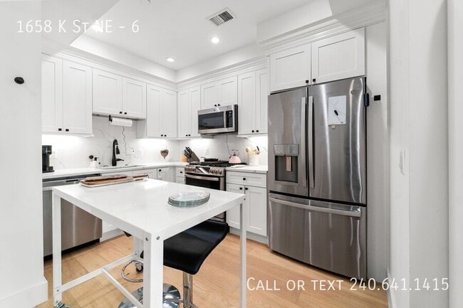 Building Photo - 1658 K St NE